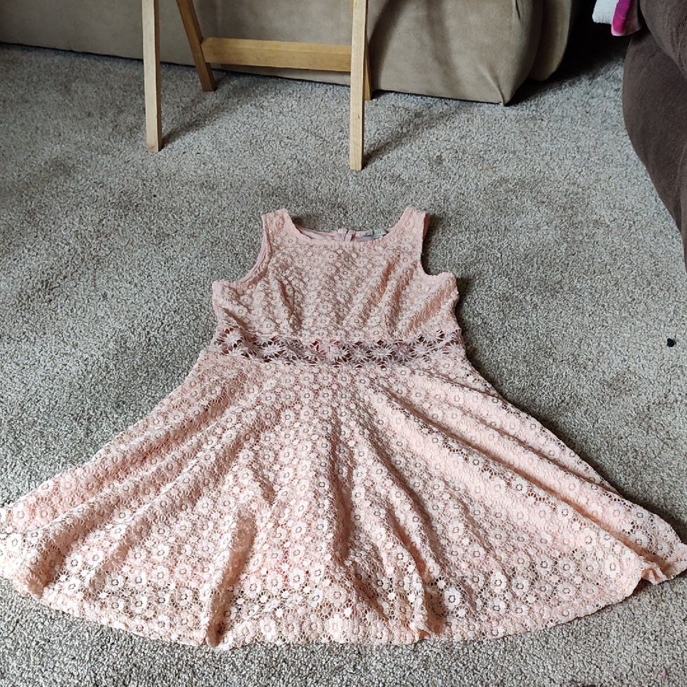 Peachy Pink Lined Lace Dress With Cut Out Waist Size Medium